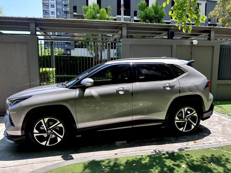 Toyota Yaris Cross 2025 1.5 HEV Premium Luxury Utility-car ไฮบริด เกียร์อัตโนมัติ เทา รูปที่ 4