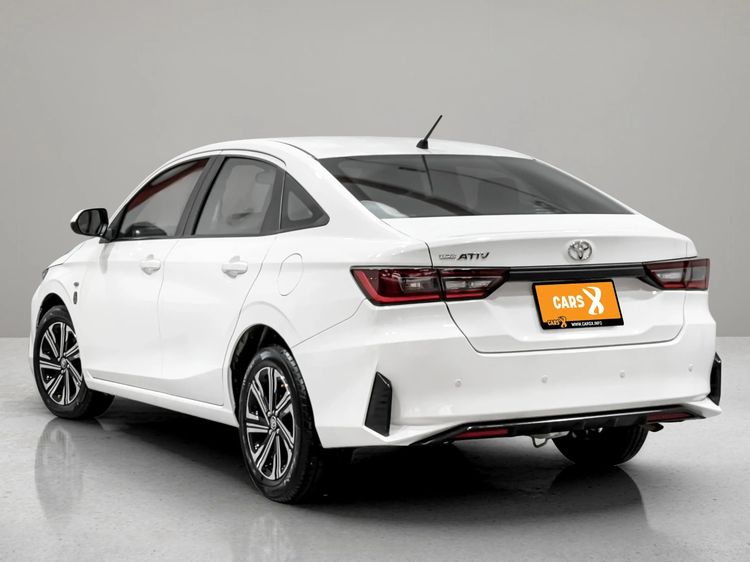 Toyota Yaris ATIV 2022 1.2 Sport Sedan เบนซิน ไม่ติดแก๊ส เกียร์อัตโนมัติ ขาว รูปที่ 4