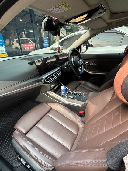 BMW Series 3 2024 320i เบนซิน เกียร์อัตโนมัติ ขาว รูปที่ 3