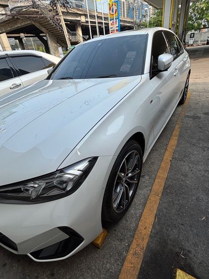 BMW Series 3 2024 320i เบนซิน เกียร์อัตโนมัติ ขาว รูปที่ 2