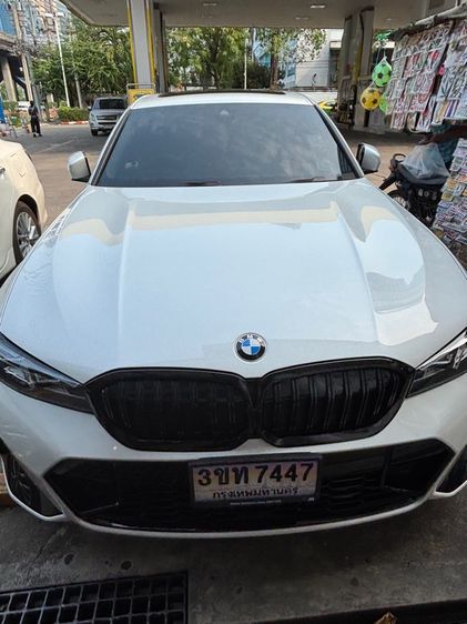รถ BMW Series 3 320i สี ขาว