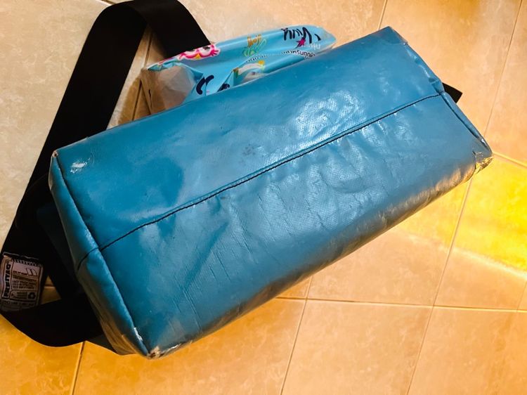 Freitag Surfside6 ฟ้า ดำ เหลือง . รูปที่ 6