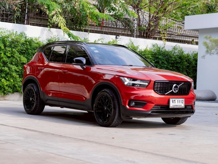 รถ Volvo XC40 2.0 T5 R-Design 4WD สี แดง