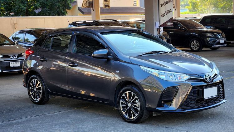 Toyota Yaris 2022 1.2 Entry Sedan เบนซิน ไม่ติดแก๊ส เกียร์อัตโนมัติ เทา รูปที่ 3