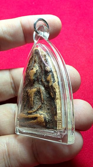 พระขุนแผนเนื้อดินเก่าครับ พร้อมเลี่ยมขึ้นคอ รูปที่ 2