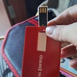 Royal Enfield ธัมป์ไดร์ฟ ขนาด 4 GB แบบใส่กระเป๋าเงินได้ เก๋ ๆ รูปที่ 3