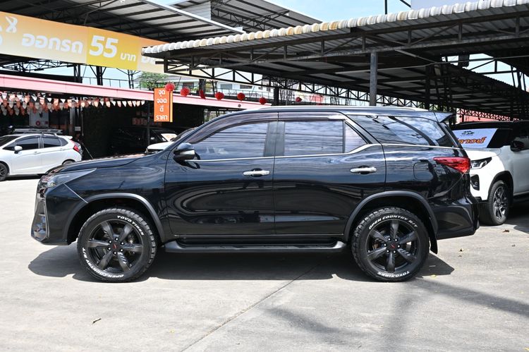 Toyota Fortuner 2016 2.8 V TRD Sportivo II 4WD Utility-car ดีเซล ไม่ติดแก๊ส เกียร์อัตโนมัติ ดำ รูปที่ 4