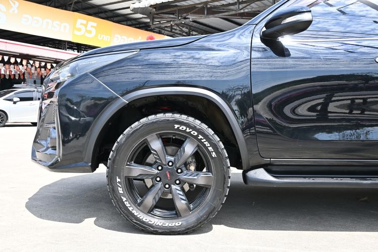 Toyota Fortuner 2016 2.8 V TRD Sportivo II 4WD Utility-car ดีเซล ไม่ติดแก๊ส เกียร์อัตโนมัติ ดำ รูปที่ 3