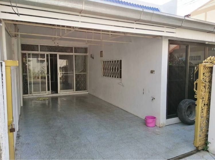 บ้านทาว์นโฮมชั้นเดียว ทำเลดี ใจกลางเมืองชลบุรี ราคาไม่ถึง 2 ล้าน รูปที่ 2