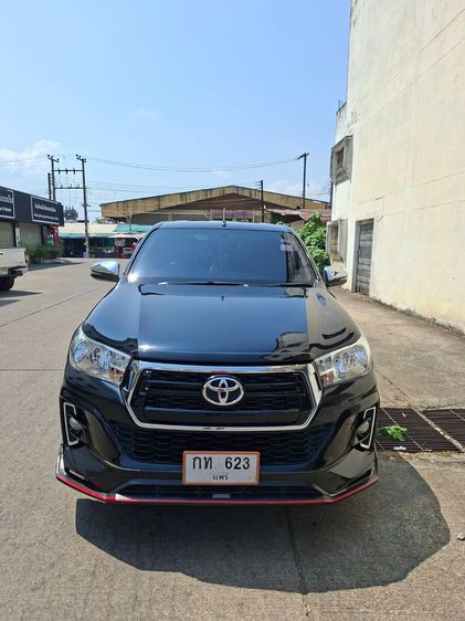 รถ Toyota Hilux Revo 2.4 E 4WD สี ดำ