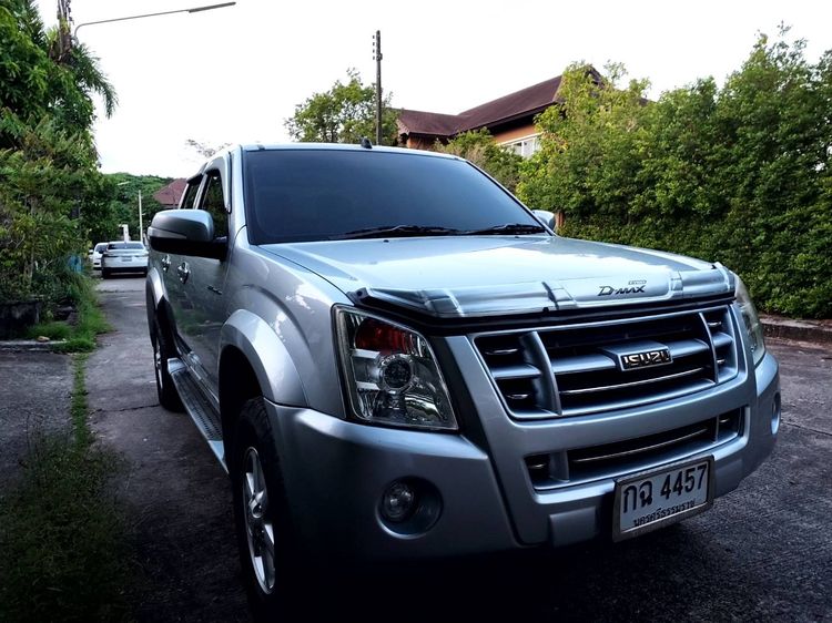 รถ Isuzu D-MAX 2.5 Hi-Lander สี บรอนซ์เงิน