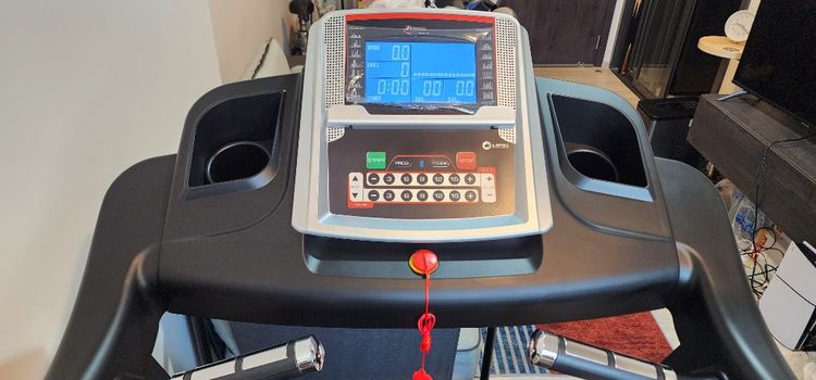 ลู่วิ่งT-UNITED TU400 BT มือสองสภาพ90-95เปอร์เซ็นต์ ใช้น้อย เจ้าของเล่นกีฬาอื่นเป็นหลัก ใช้มือเดียว ซื้อจากห้าง รูปที่ 3