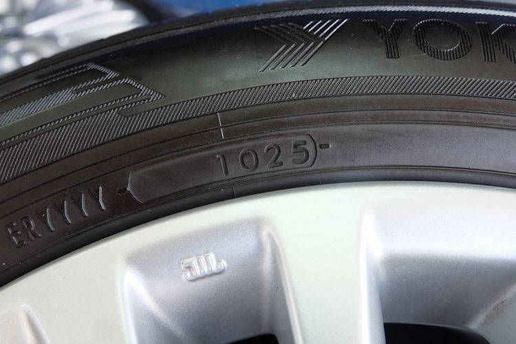 🍃 ล้อ Camry ACV80 17 นิ้ว ล้อสวยสภาพป้ายแดง + ยางมือสอง ดอกยางสวยๆ Yokohama AE61 ขนาด 215 60R17 ปี25  รูปที่ 3