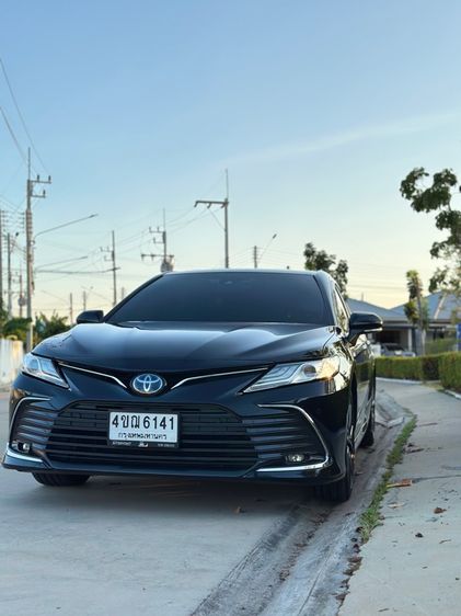 รถ Toyota Camry 2.5 HEV Premium สี ดำ