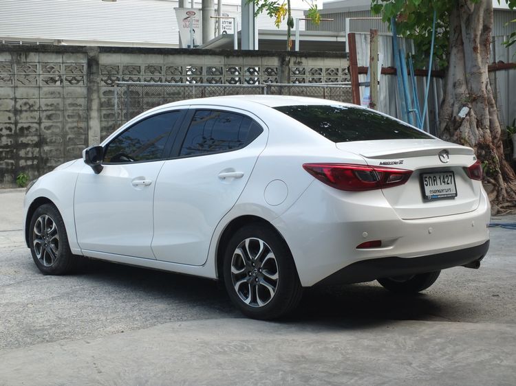 Mazda Mazda 2 2015 1.5 XD High Plus Sedan ดีเซล ไม่ติดแก๊ส เกียร์อัตโนมัติ ขาว รูปที่ 4
