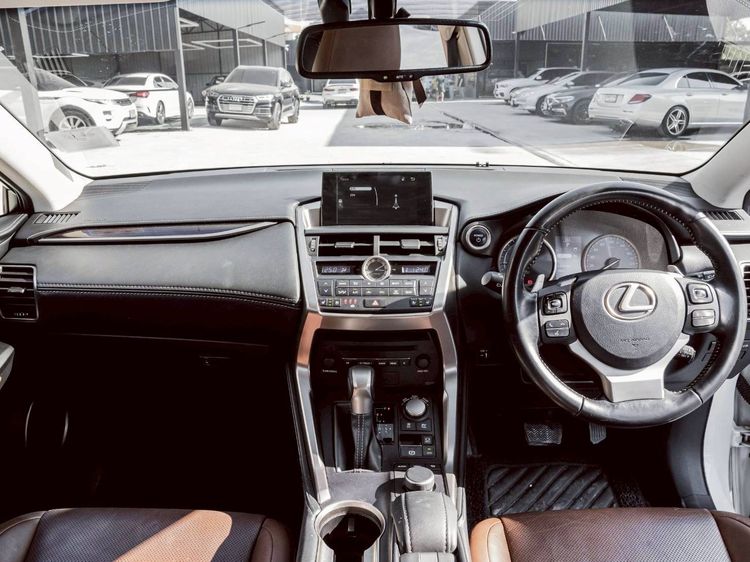 Lexus Nx300h 2015 2.5 Luxury เบนซิน ขาว รูปที่ 2