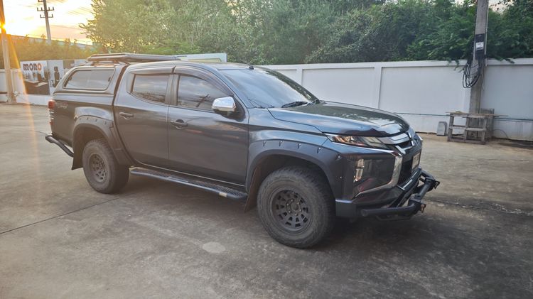 Mitsubishi Triton 2019 2.4 GT Premium 4WD Pickup ดีเซล ไม่ติดแก๊ส เกียร์อัตโนมัติ เทา รูปที่ 3