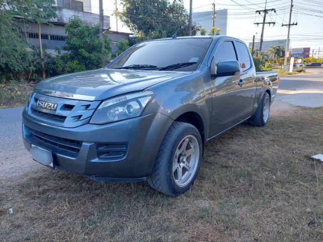 รถ Isuzu D-MAX 2.5 B สี เทา
