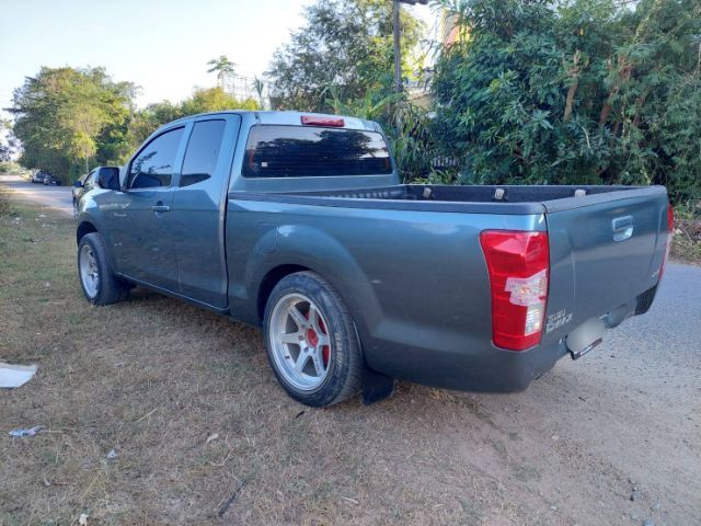 Isuzu D-MAX 2012 2.5 B Pickup ดีเซล ไม่ติดแก๊ส เกียร์ธรรมดา เทา รูปที่ 2