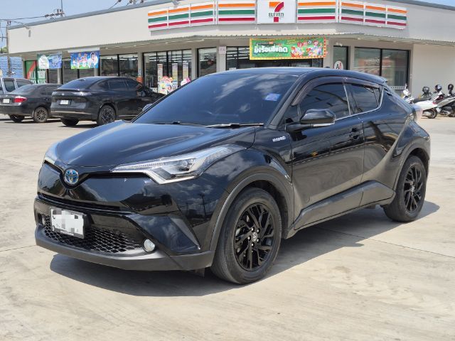 รถ Toyota C-HR 1.8 Hybrid Hi สี ดำ