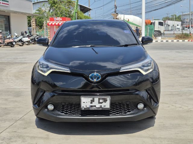 Toyota C-HR 2019 1.8 Hybrid Hi Sedan ไฮบริด ไม่ติดแก๊ส เกียร์อัตโนมัติ ดำ รูปที่ 4
