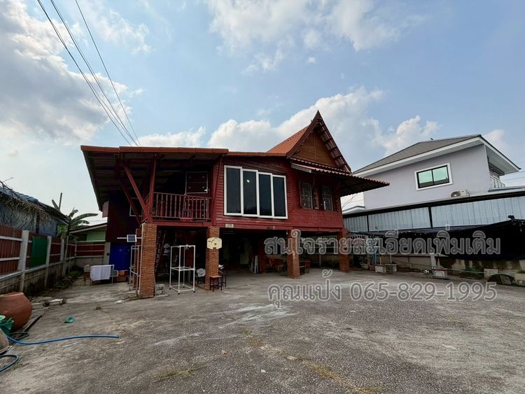 อื่นๆ มีบางส่วน สร้างเสร็จก่อน 2010 เรือนไทยไม้สักแท้อายุกว่า 100 ปี รูปที่ 2