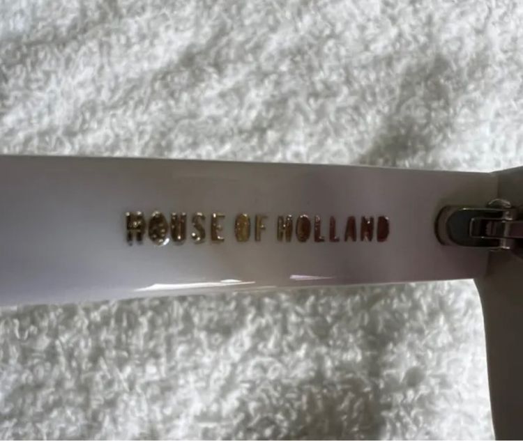 แว่นตากันแดดทรงกลมรุ่น On A Promiseแบรนด์ House of Holland  รูปที่ 11