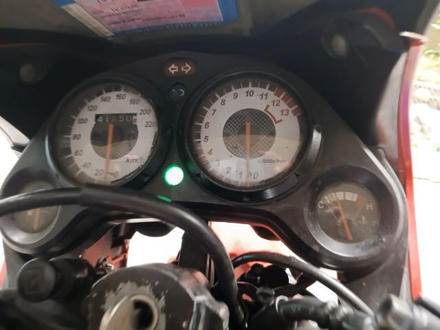 CBR150คาร์บูเปลี่ยนลูกแหวนวาวล์ เปลี่ยนของเหลวหมดแล้วหัวเทียนก็เปลี่ยนพร้อมโอนลอยโทร0849750778 รูปที่ 2