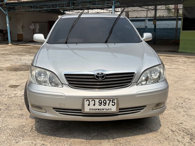 รถ Toyota Camry 2.0 E สี เทา