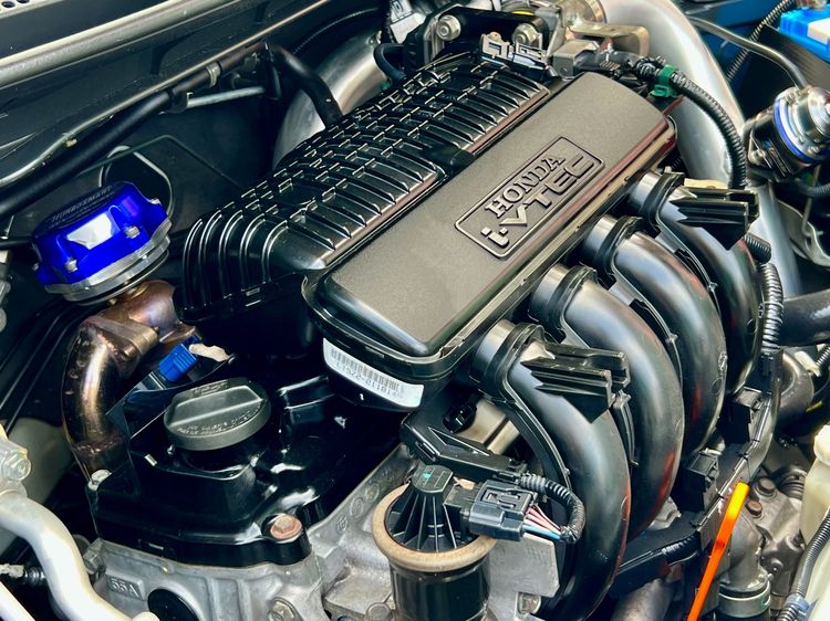 Honda Jazz 2016 1.5 V Sedan เบนซิน เกียร์ธรรมดา เขียว รูปที่ 3