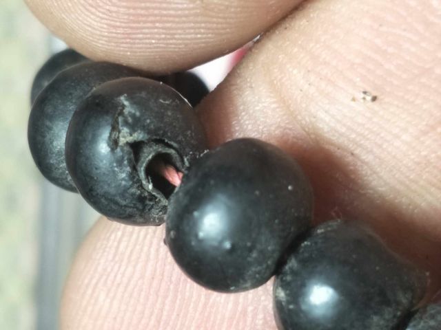 สร้อยประคำ เนืัอไม้ และเนื้อผง เก่าไม่ทราบที่ เปิดครับ