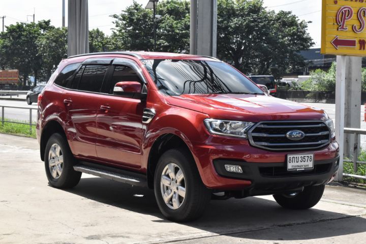 รถ Ford Everest 2.0 Trend สี แดง