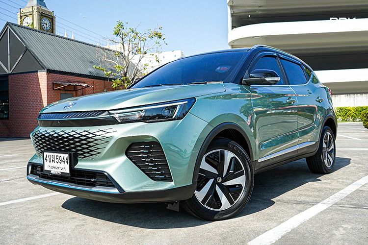 รถ MG VS HEV 1.5 X สี เขียว
