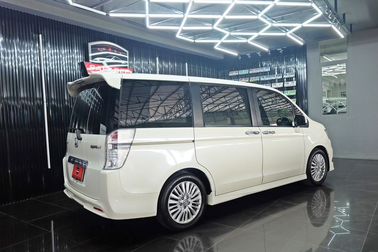 Honda Stepwagon 2012 2.0 JP Utility-car เบนซิน เกียร์อัตโนมัติ ขาว รูปที่ 4