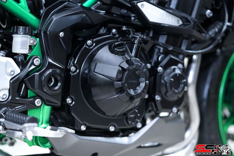 KAWASAKI Z900 SE จอสี ปี2025 วิ่งน้อย 8,000 km ไมล์แท้ มือเดียว ท่อ PR2 EXHAUST SYSTEM รถสวยมากสภาพป้ายแดง รูปที่ 10