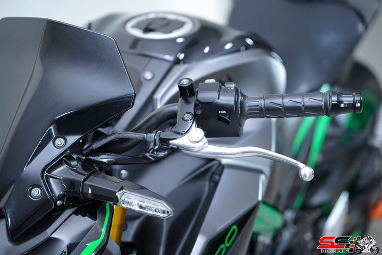 KAWASAKI Z900 SE จอสี ปี2025 วิ่งน้อย 8,000 km ไมล์แท้ มือเดียว ท่อ PR2 EXHAUST SYSTEM รถสวยมากสภาพป้ายแดง รูปที่ 16