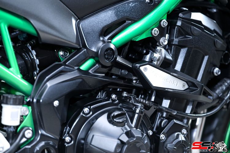 KAWASAKI Z900 SE จอสี ปี2025 วิ่งน้อย 8,000 km ไมล์แท้ มือเดียว ท่อ PR2 EXHAUST SYSTEM รถสวยมากสภาพป้ายแดง รูปที่ 7