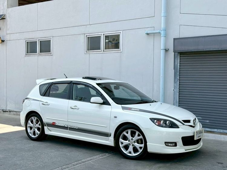 รถ Mazda Mazda3 2.0 R Sport สี ขาว
