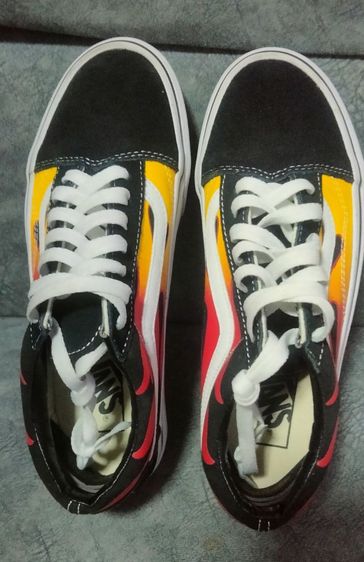 รองเท้าผ้าใบ