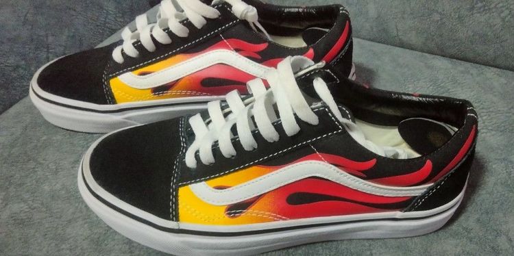 รองเท้าผ้าใบ รูปที่ 2