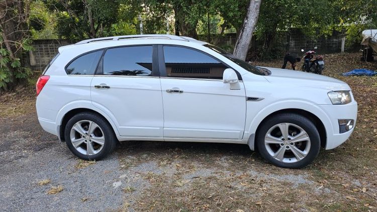 รถ Chevrolet Captiva 2.4 LTZ สี ขาว