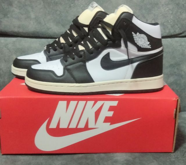 รองเท้า nike