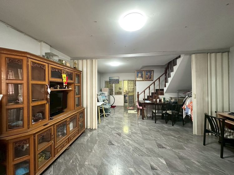 อื่นๆ มีบางส่วน สร้างเสร็จก่อน 2010 ขายถูกมาก ทาวน์เฮาส์ 2 ชั้น หมู่บ้านวิเศษสุขโครงการ19 (เฟส1 ซอย 10 ) ต.พันท้ายนรสิงห์ อ.เมือง จ.สมุทรสาคร  รูปที่ 2