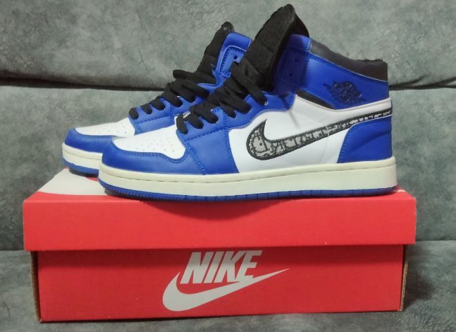 รองเท้า nike