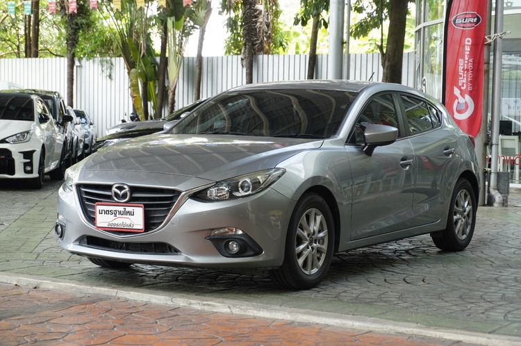 รถ Mazda Mazda3 2.0 C Sports สี บรอนซ์เงิน