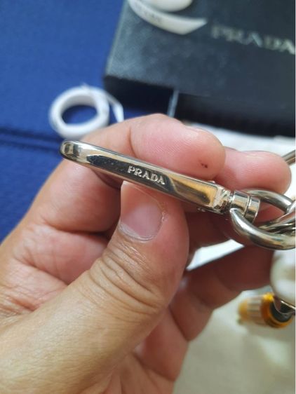 พวงกุญแจ Prada Robot Trick Keychain รูปที่ 4