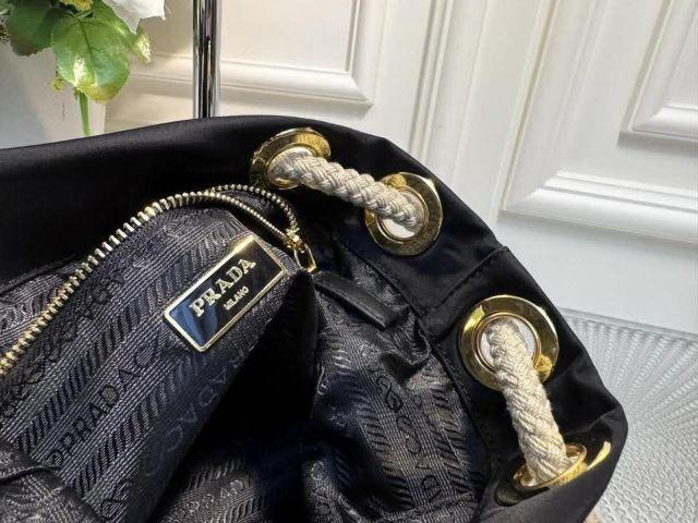 กระเป๋า Prada รูปที่ 5