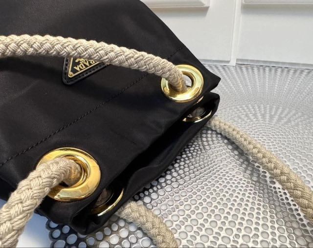 กระเป๋า Prada รูปที่ 4