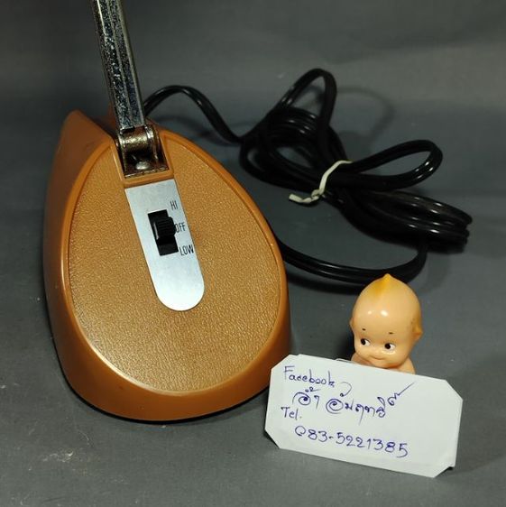 โคมไฟตั้งโต๊ะพับได้โลหะสีน้ำตาลสไตล์วินเทจ MCM ยุค 1960 ผลิตโดย Hamilton Industries Chicago รูปที่ 4