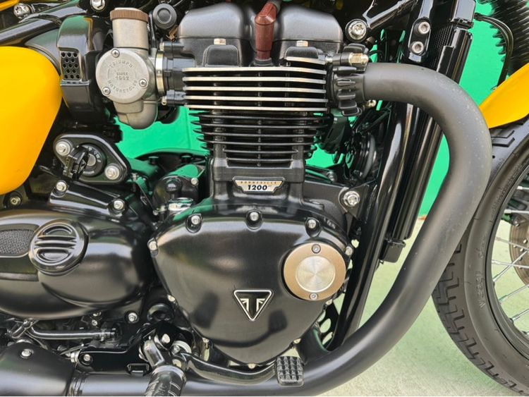 Triumph bobber สีเหลือง ปี17จด18  รูปที่ 6